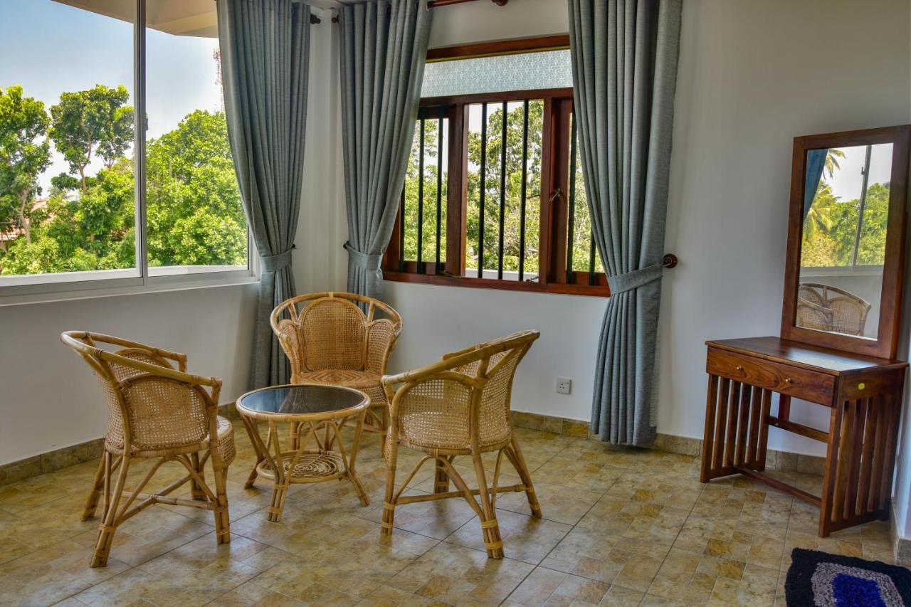 Villa Gamini Hikkaduwa Exterior photo