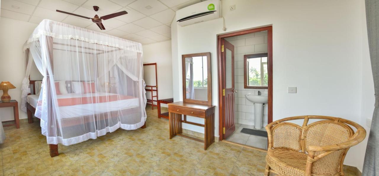 Villa Gamini Hikkaduwa Exterior photo